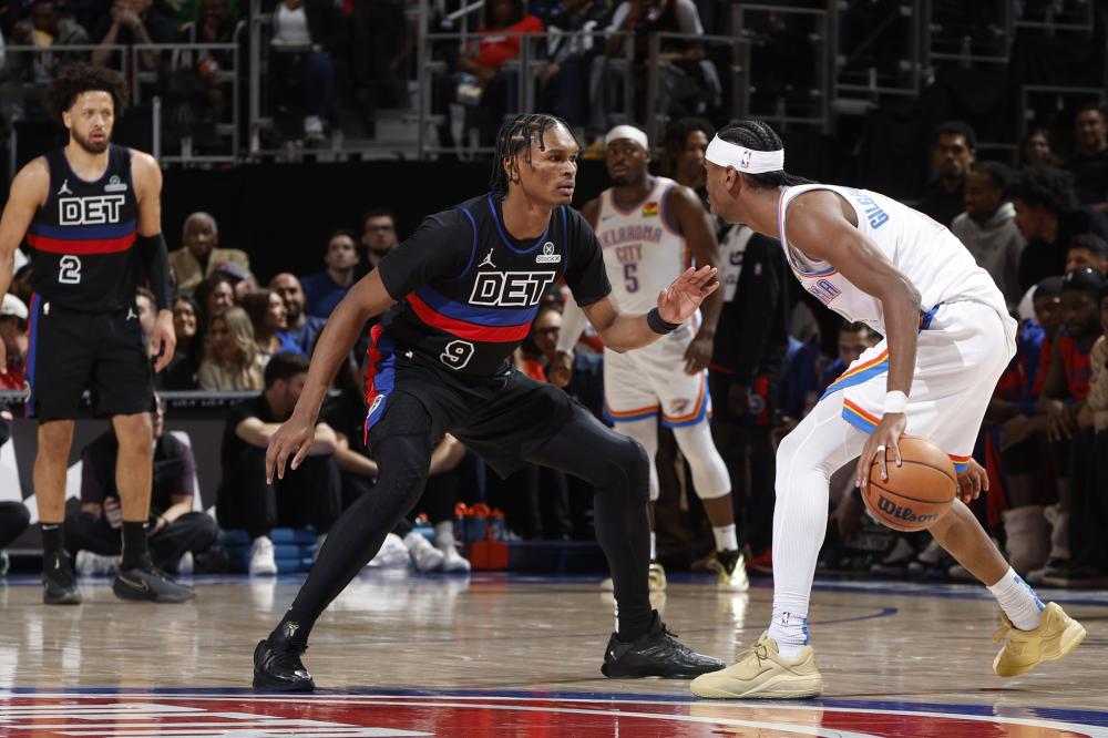 鲁鸣对后卫 鲁鸣对后卫