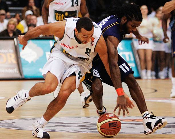 0万欧元的 0万欧元的