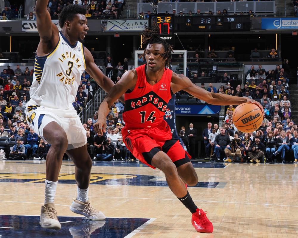 球队完成突 球队完成突