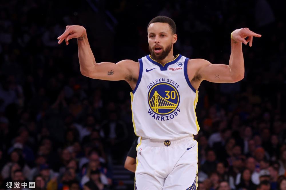 持续踢中锋 持续踢中锋